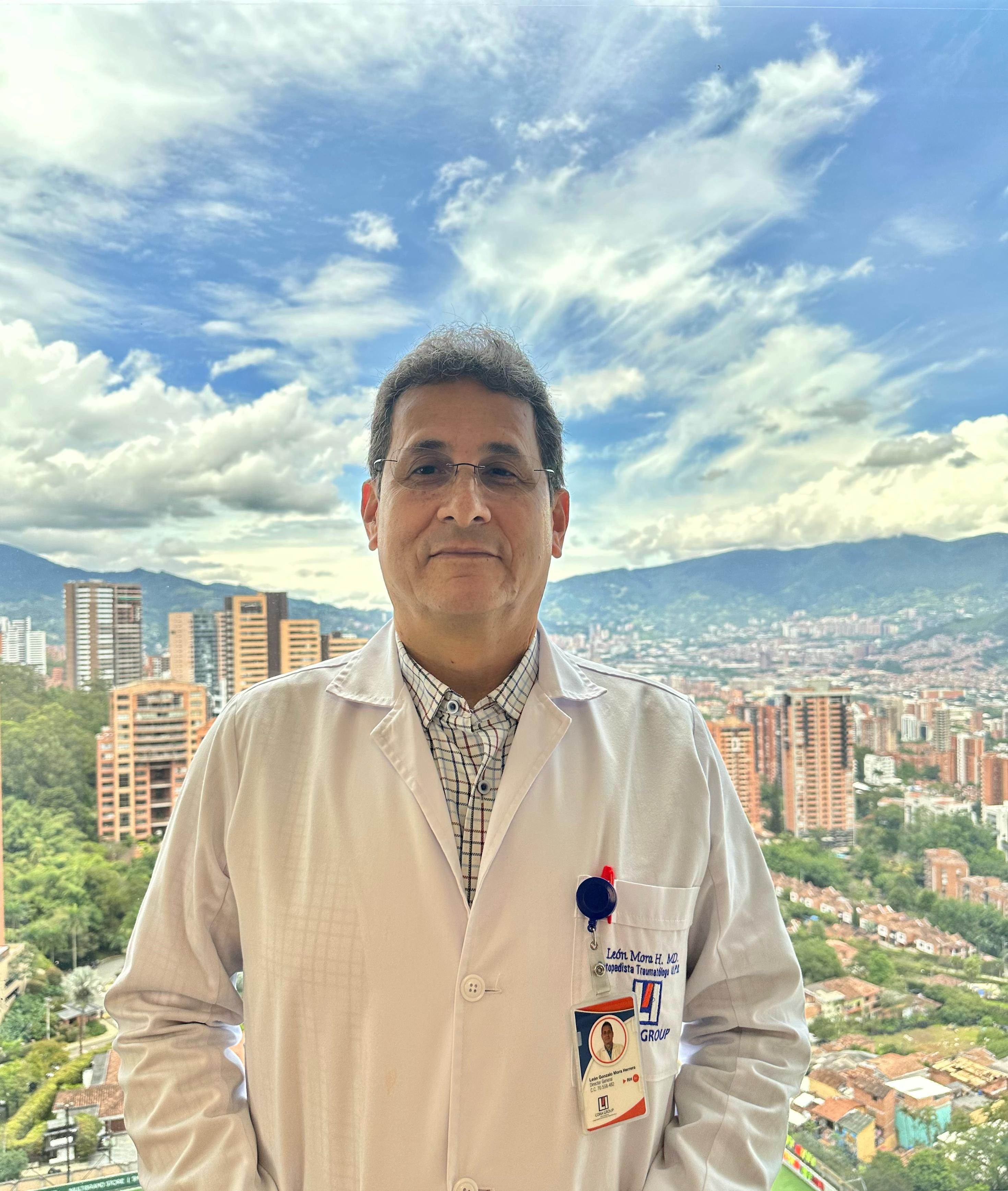 León Mora H. MD.